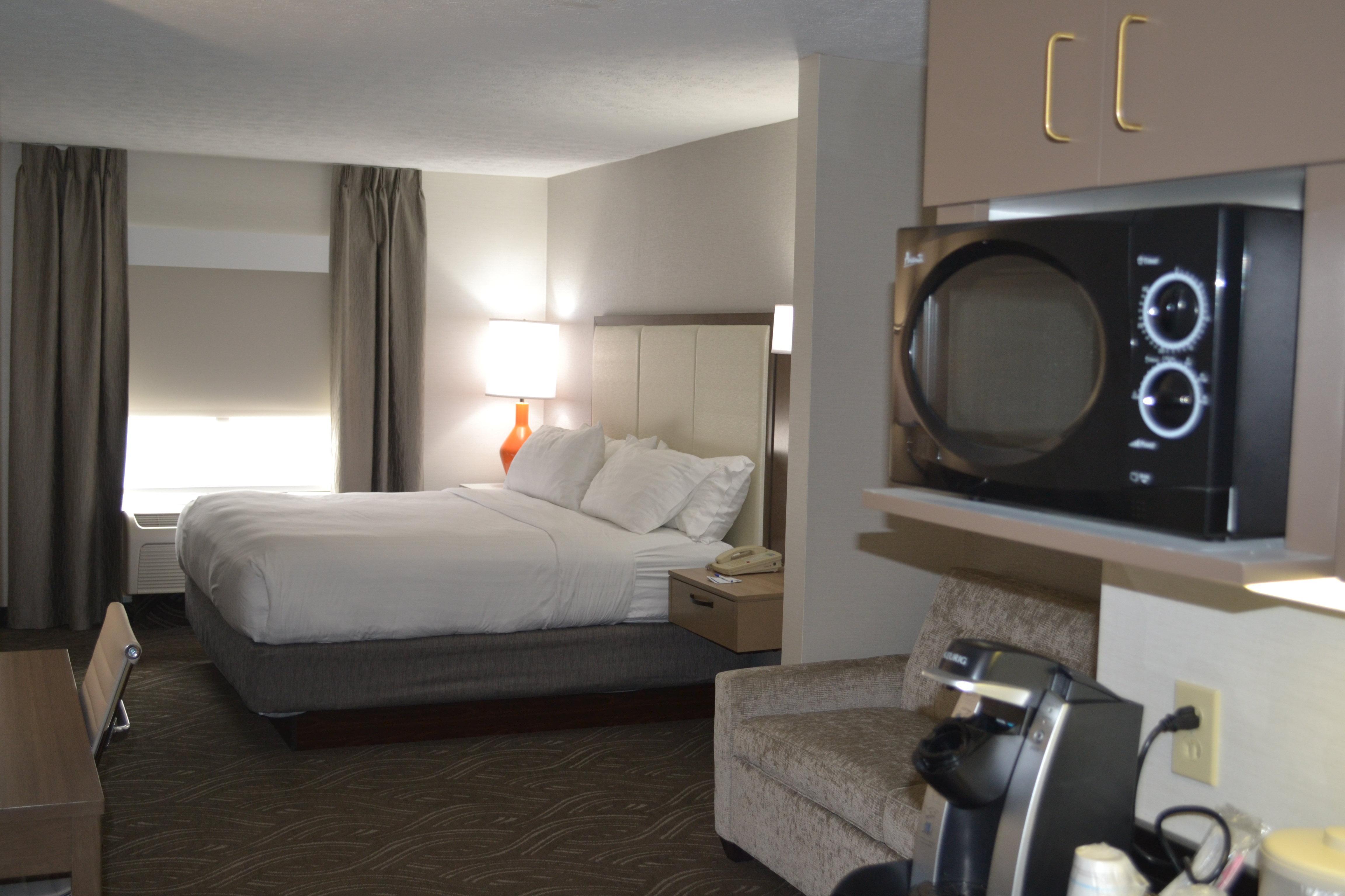 Holiday Inn Express Hotel & Suites Kent State University Esterno foto
